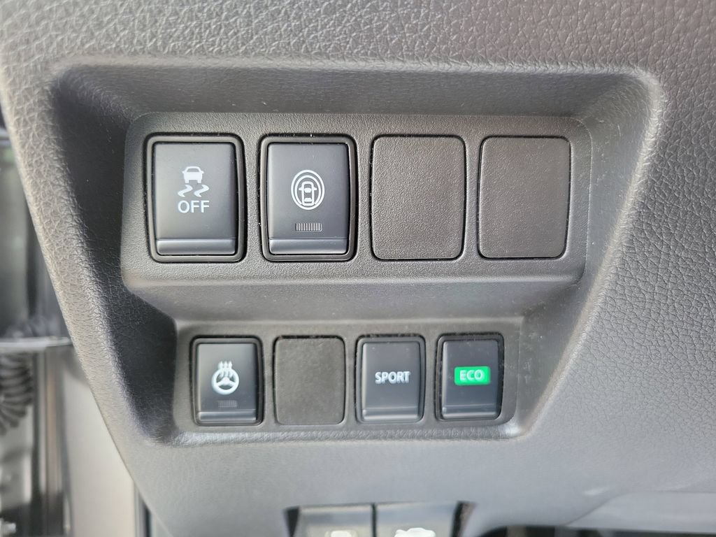 Used 2021 Nissan Rogue Sport SV FWD image 28