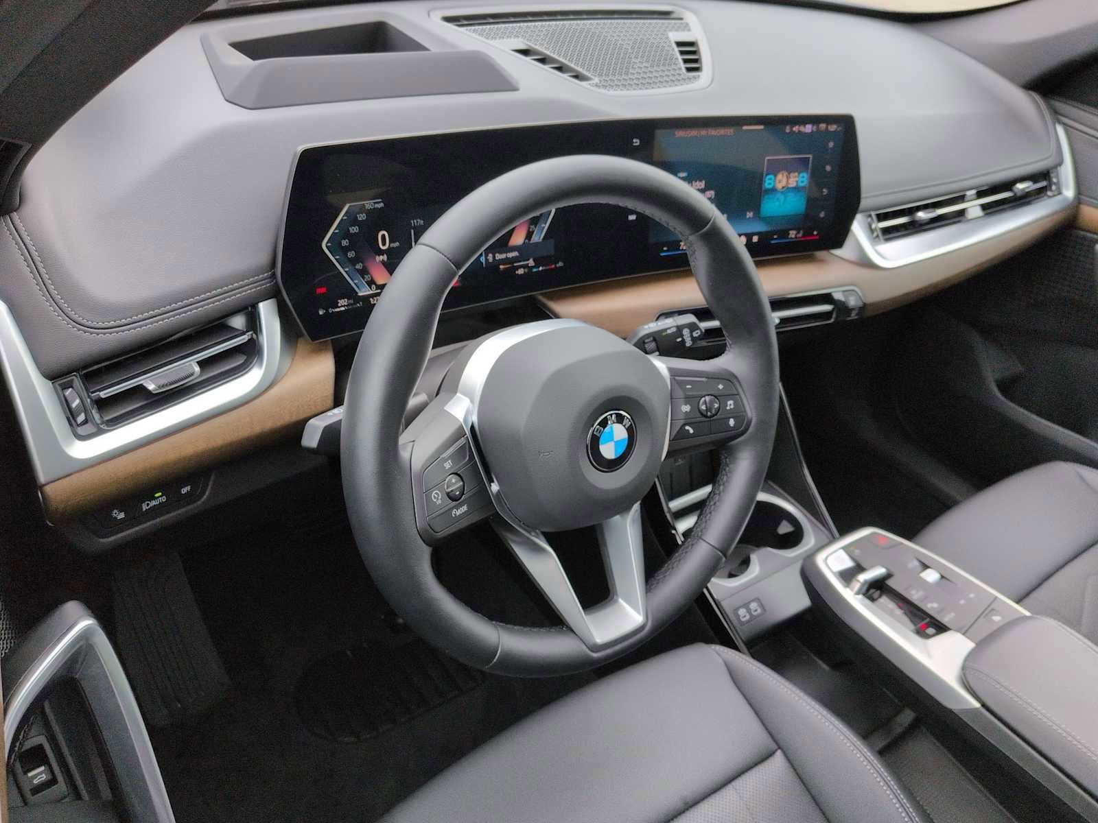 Used 2025 BMW X1 xDrive28i w/ Technology Package AWD/4WD image 10
