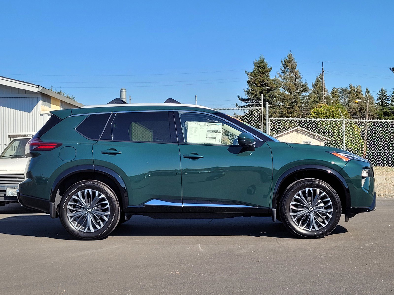 New 2026 Nissan Rogue Platinum w/ Platinum Premium Package AWD/4WD image 4