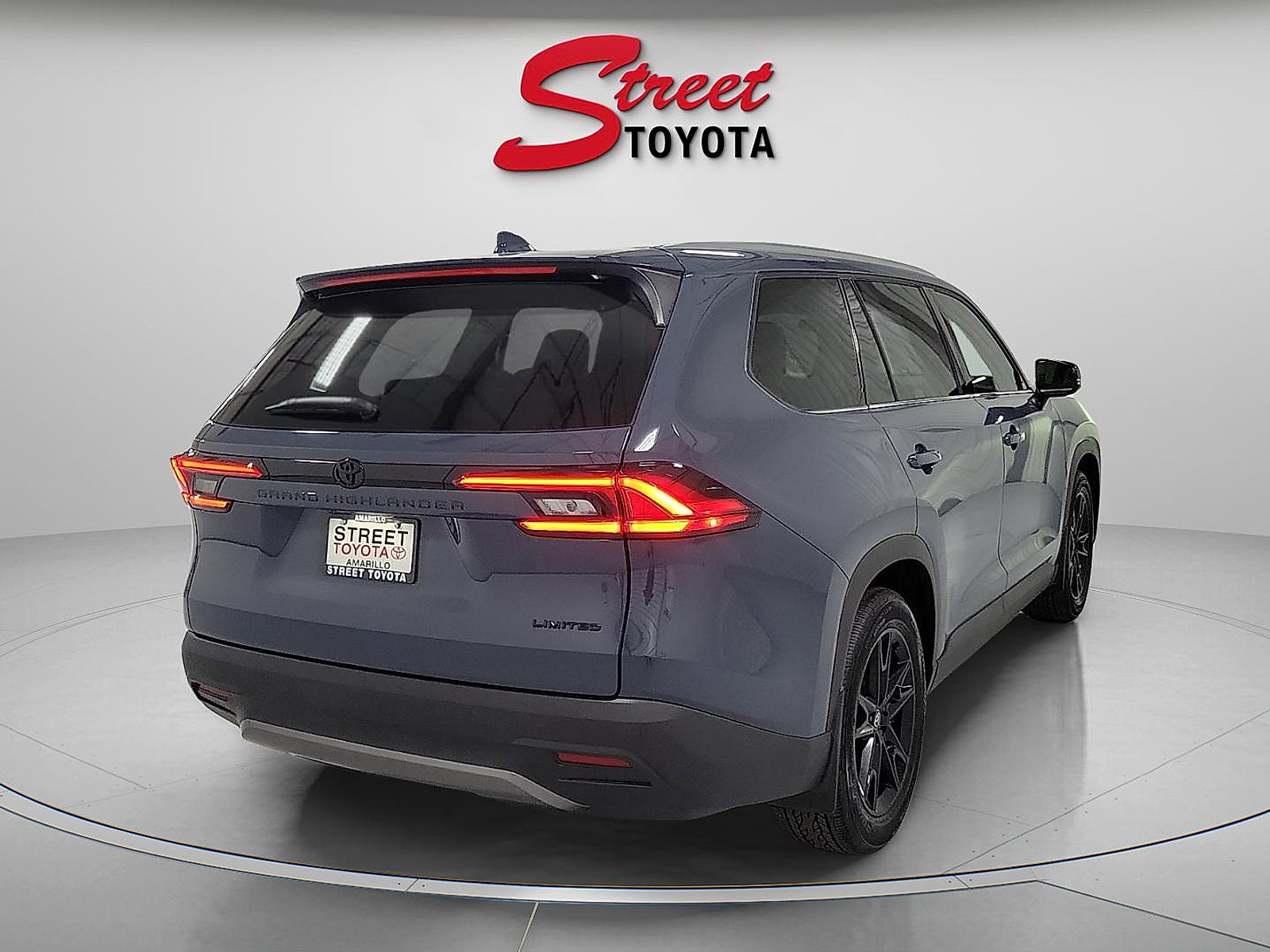 Certified 2024 Toyota Grand Highlander FWD image 4