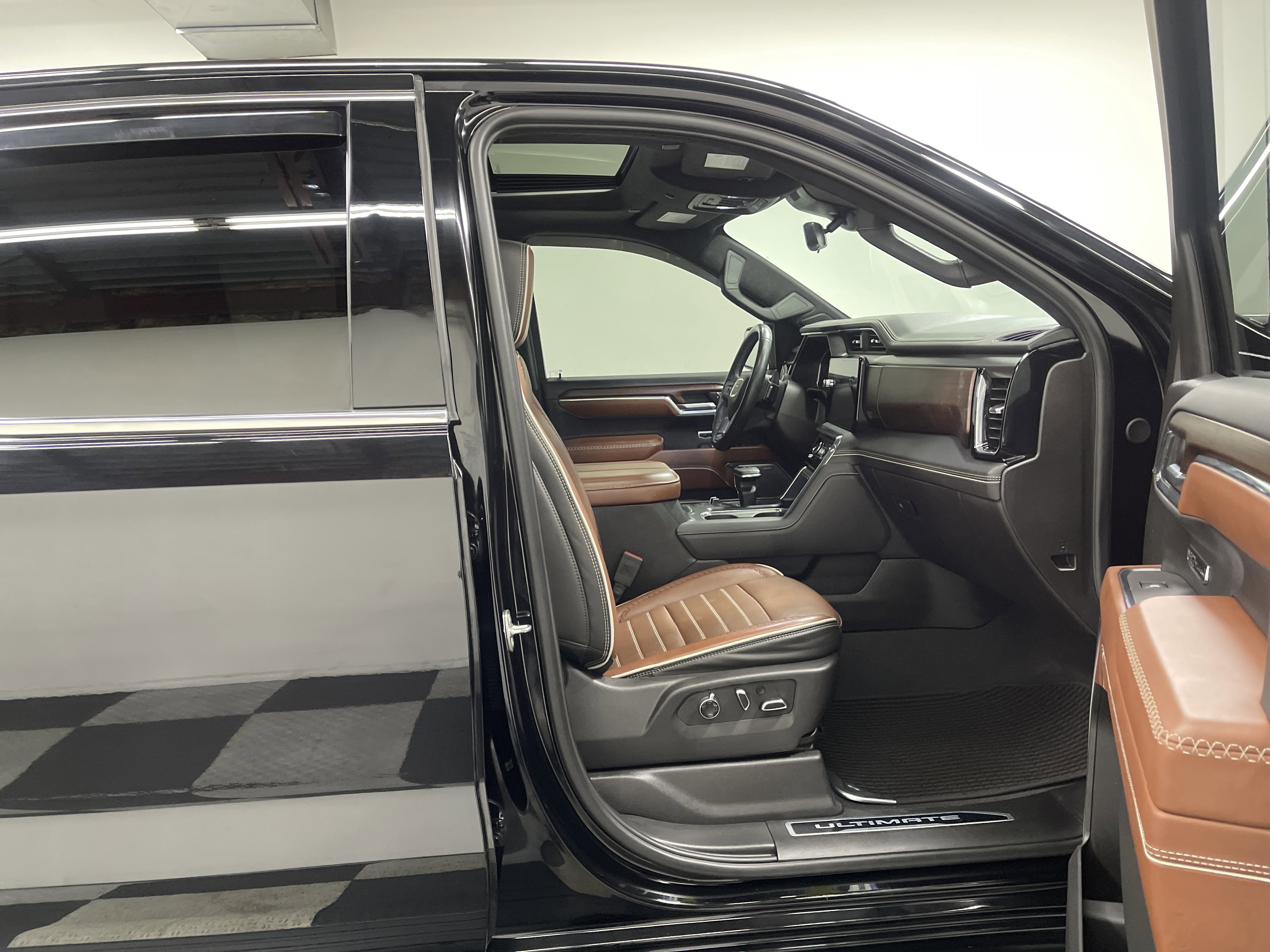 Used 2024 GMC Sierra 1500 Denali Ultimate image 25