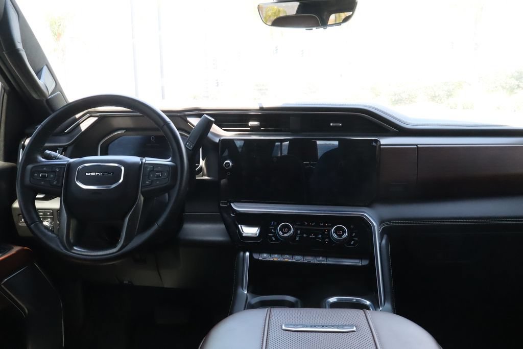 Used 2024 GMC Sierra 3500 Denali Ultimate AWD/4WD image 27
