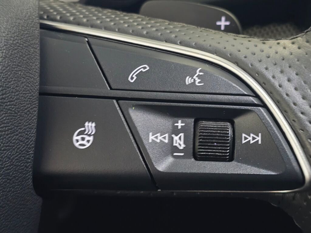 Used 2025 Audi SQ5 Premium Plus w/ Premium Plus Package image 47