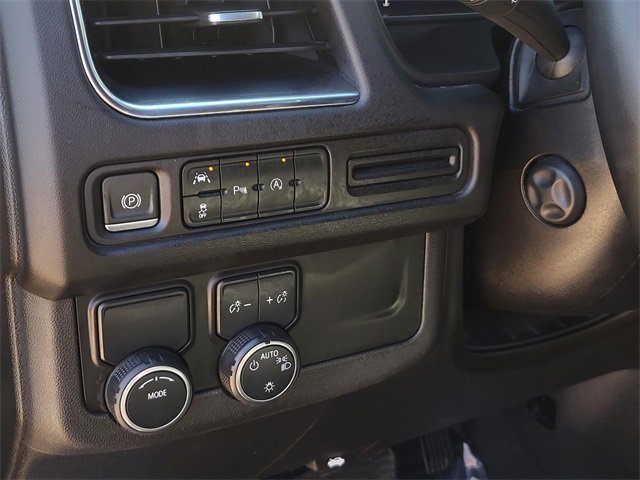 Used 2023 Chevrolet Suburban Premier image 21