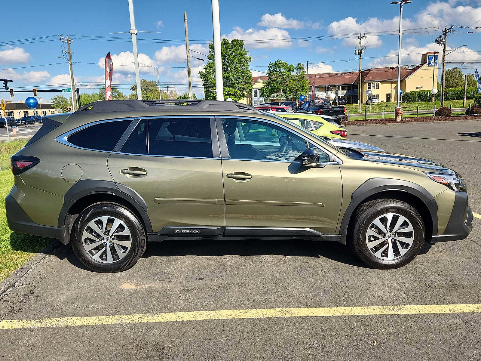 Certified 2025 Subaru Outback Premium AWD/4WD image 7