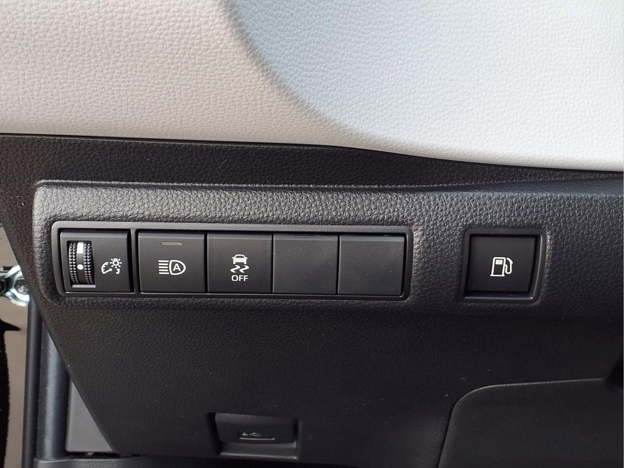 New 2026 Toyota Corolla SE FWD image 13