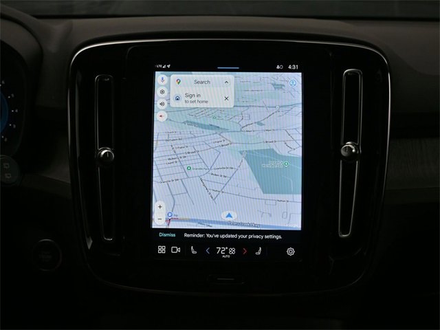 Used 2024 Volvo XC40 B5 Plus image 14