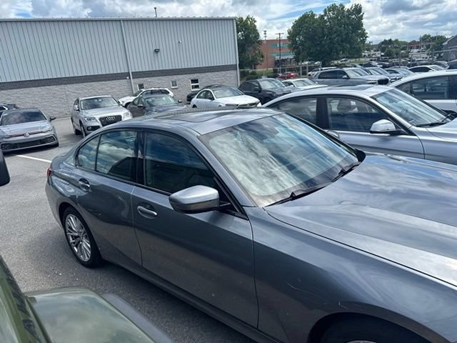 Certified 2023 BMW 330i xDrive Sedan w/ Premium Package AWD/4WD image 11