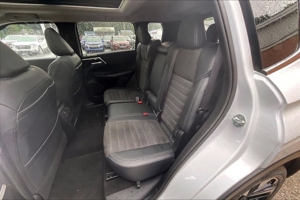 Used 2024 Mitsubishi Outlander SE AWD/4WD image 25