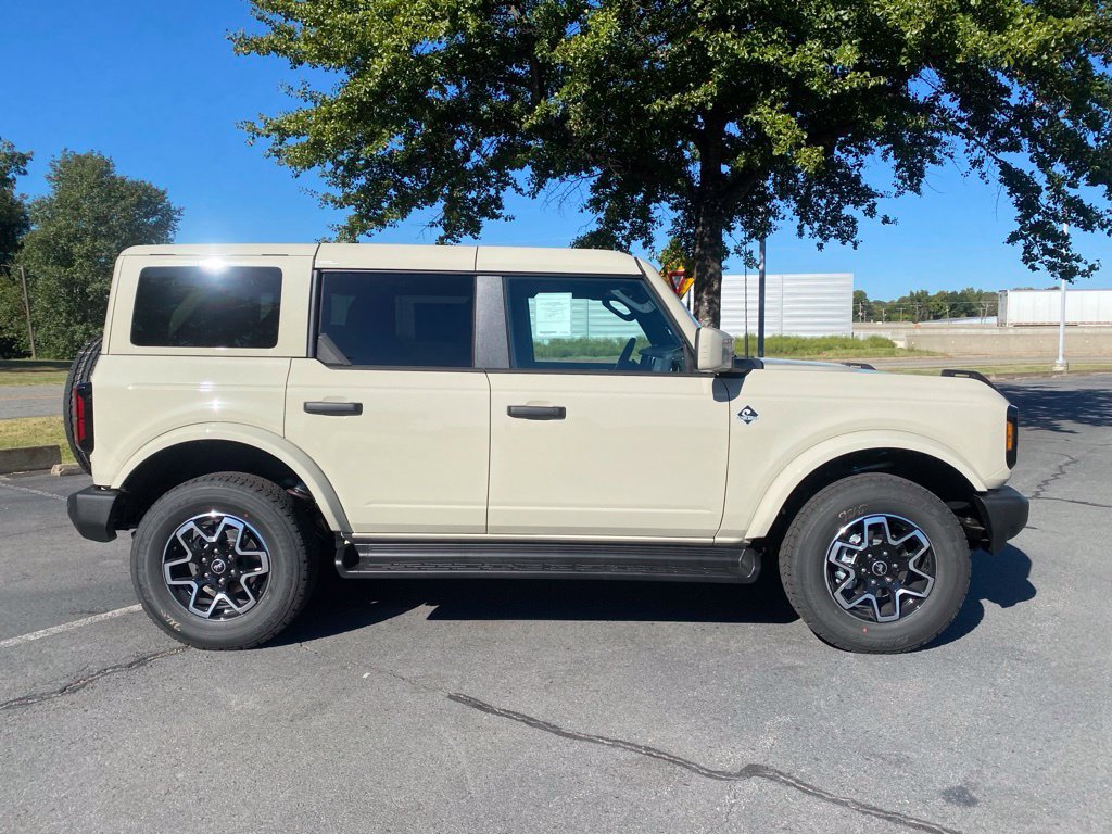 New 2026 Ford Bronco Outer Banks AWD/4WD image 8