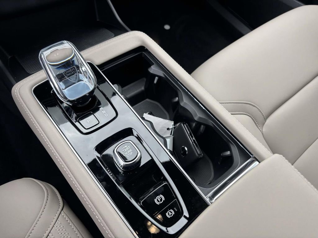 New 2026 Volvo XC90 B5 Plus image 24