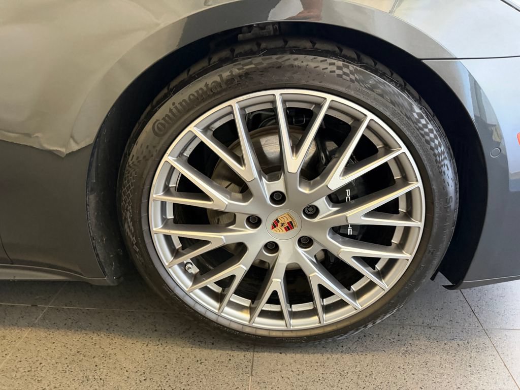 Certified 2025 Porsche Panamera 4 AWD/4WD image 13
