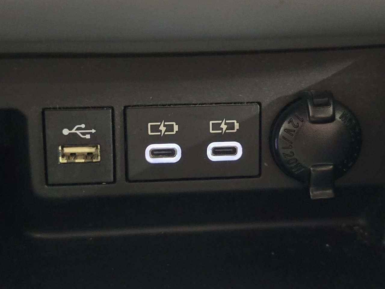 Certified 2023 Toyota Highlander LE image 28