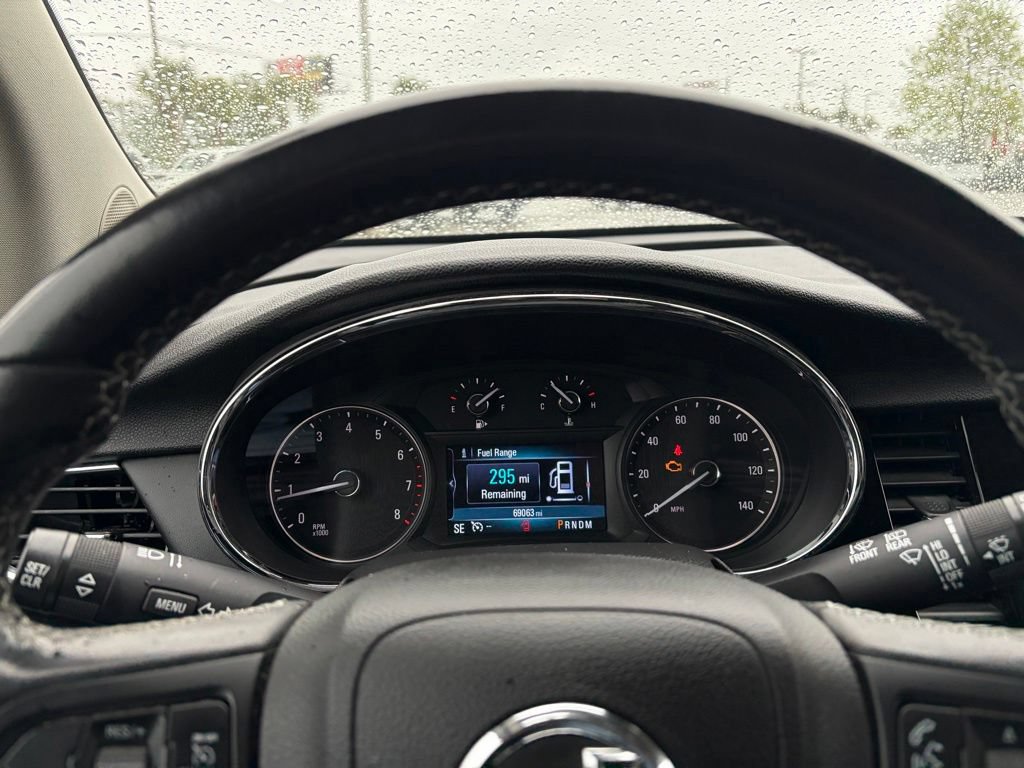 Used 2021 Buick Encore Preferred AWD/4WD image 18