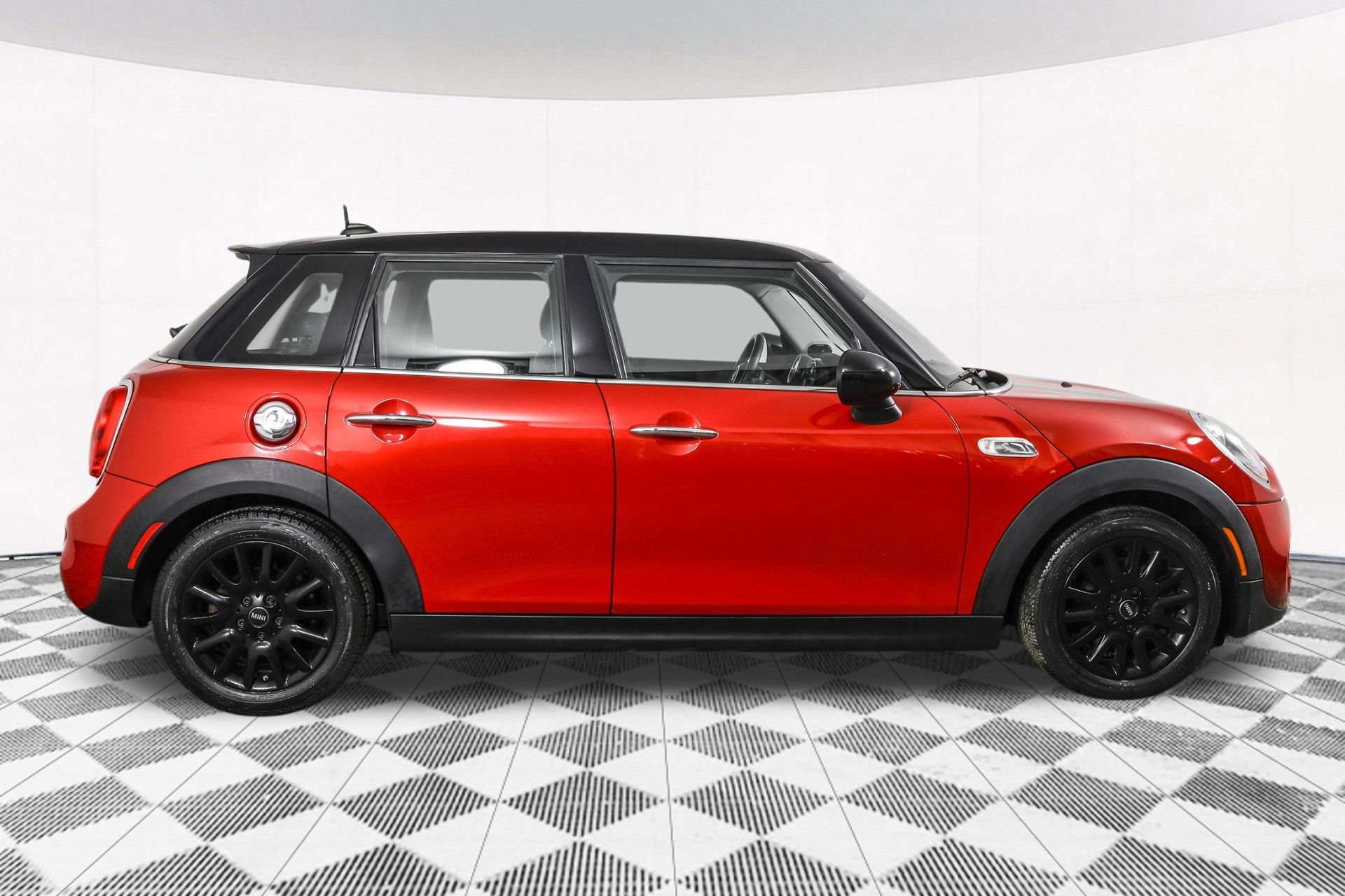 Used 2016 MINI Cooper S image 10