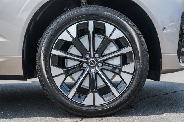 New 2026 Volvo XC60 B5 Plus w/ Protection Package Premier AWD/4WD image 18