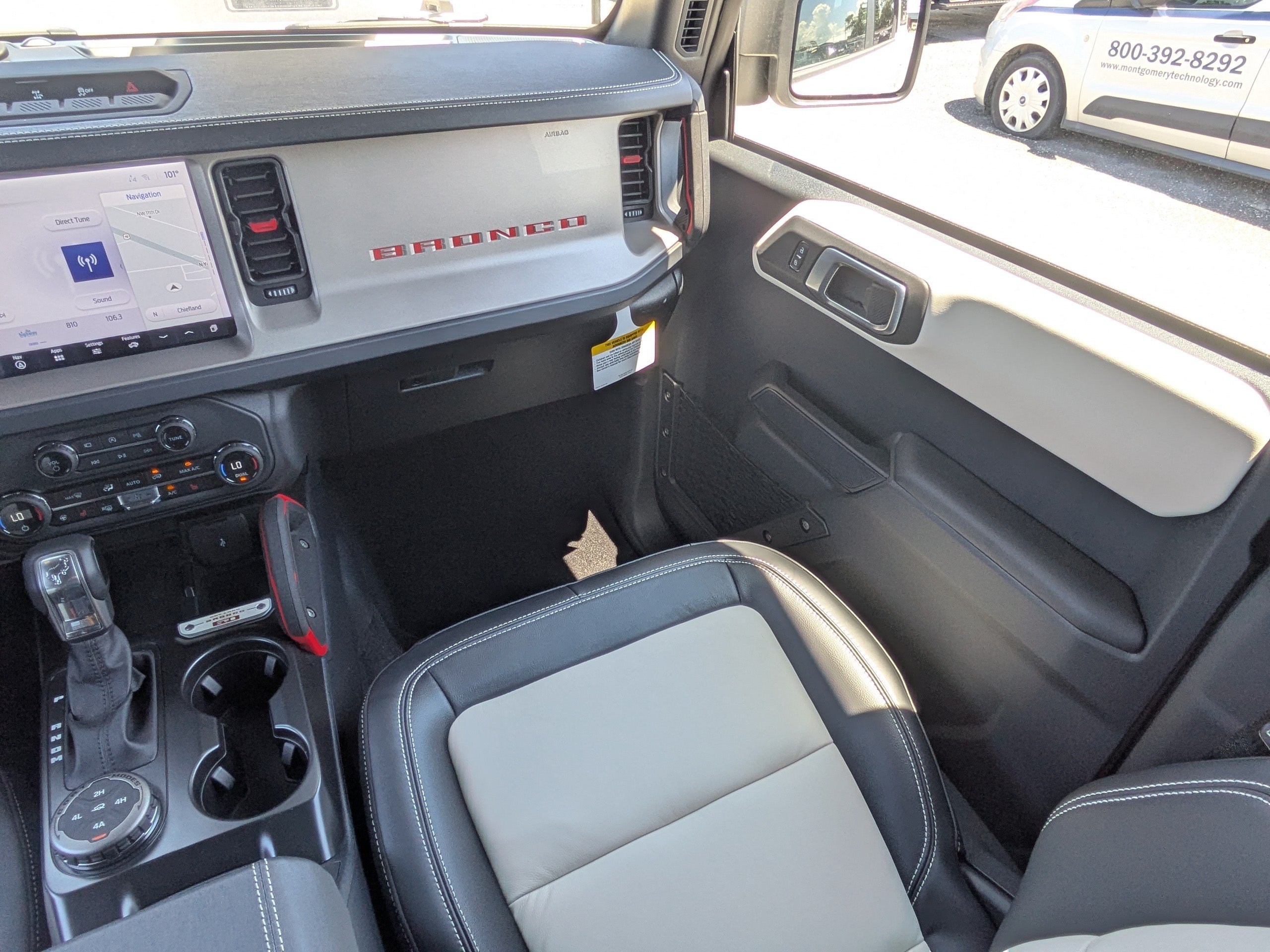 New 2026 Ford Bronco Outer Banks w/ Sasquatch Package AWD/4WD image 17