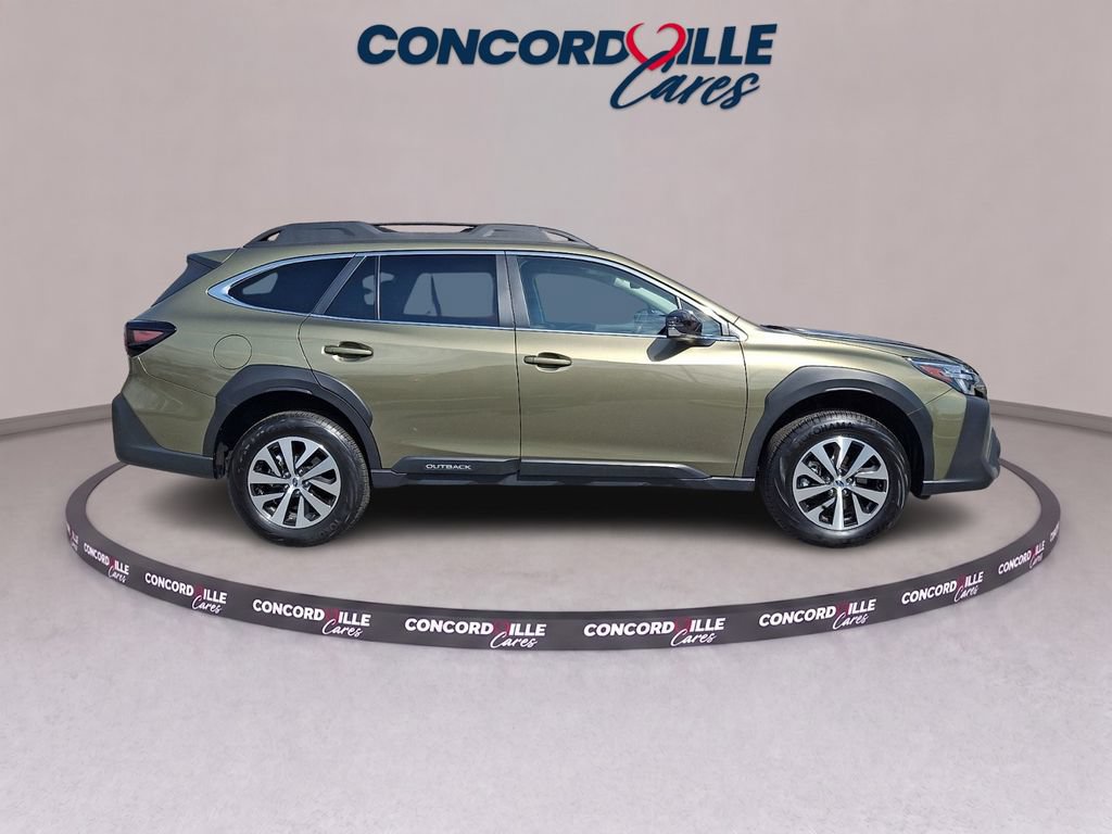 Used 2025 Subaru Outback Premium AWD/4WD image 8