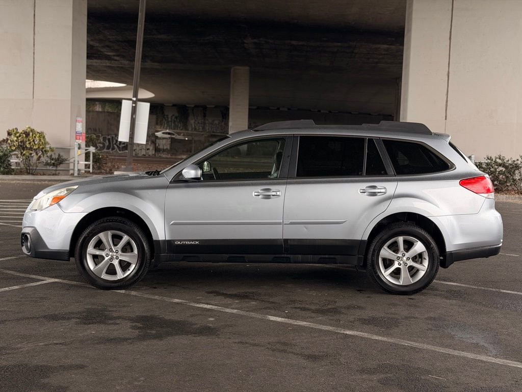 Used 2013 Subaru Outback 2.5i Limited image 4