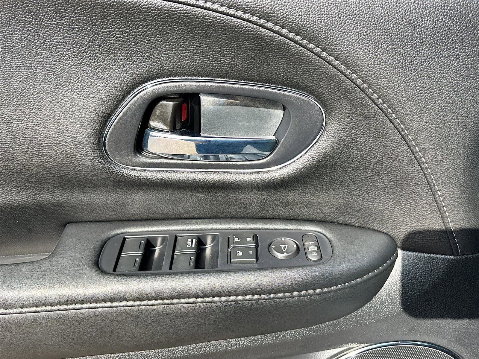 Used 2022 Honda HR-V EX-L image 17