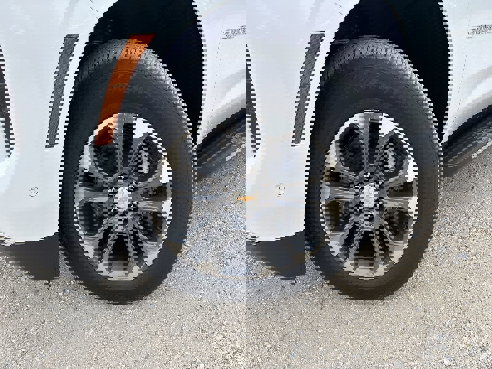 New 2026 Chevrolet Suburban LT image 13