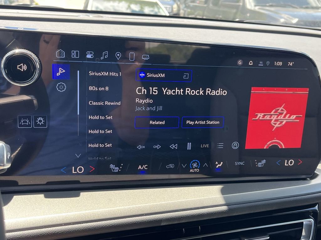 New 2025 Chevrolet Traverse LT w/ Driver Confidence Package image 14