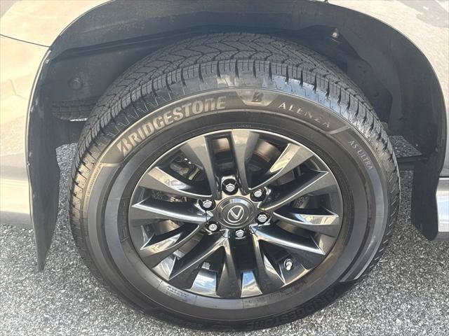 Used 2023 Lexus GX 460 Premium w/ Premium Plus Package AWD/4WD image 11
