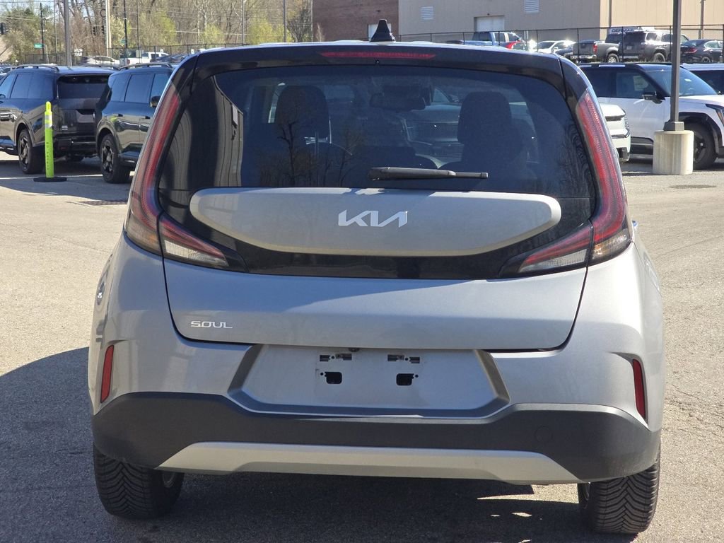 Used 2023 Kia Soul S FWD image 14