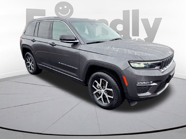 Used 2023 Jeep Grand Cherokee Limited AWD/4WD image 3