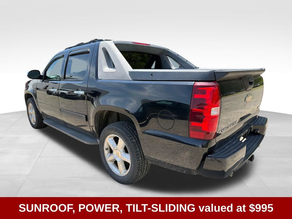Used 2011 Chevrolet Avalanche LT w/ Regional Value Package AWD/4WD image 4