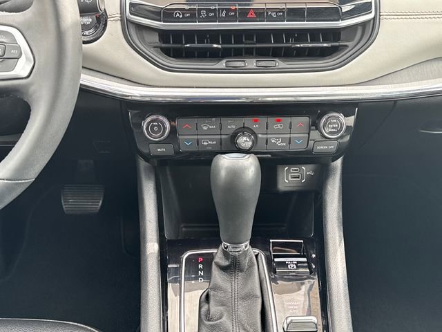 Used 2024 Jeep Compass Limited image 23