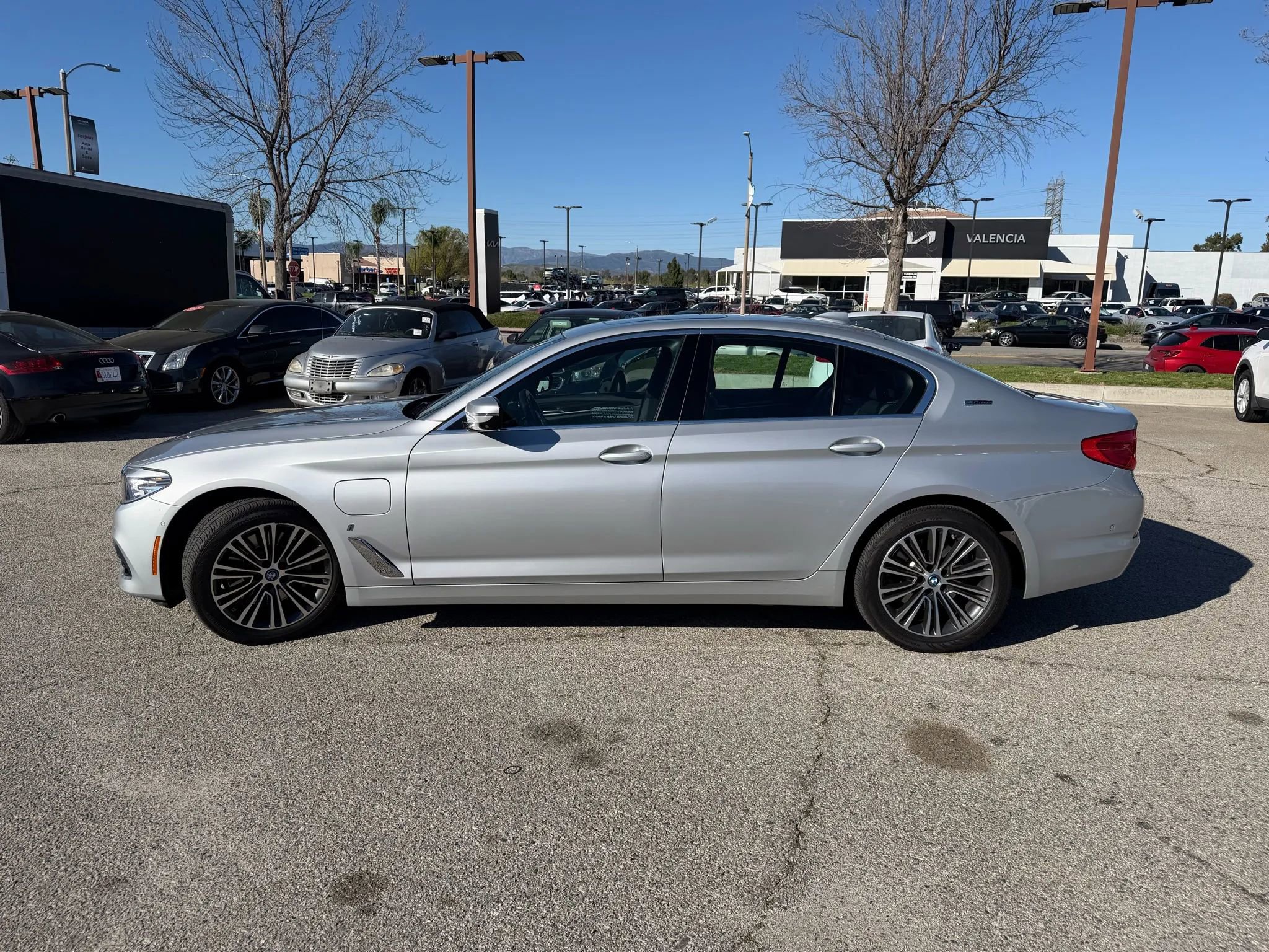Used 2019 BMW 530e w/ Premium Package image 6