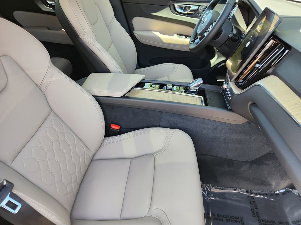 New 2026 Volvo XC60 T8 Plus w/ Protection Package Premier image 5