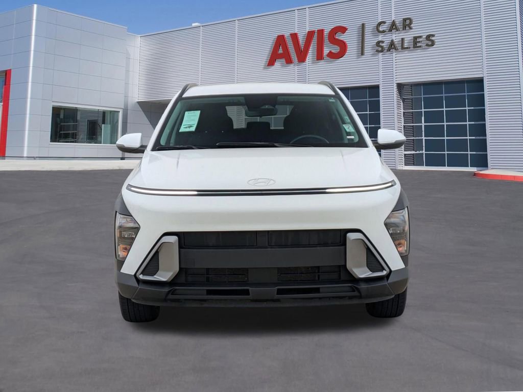 Used 2025 Hyundai Kona SEL FWD image 2