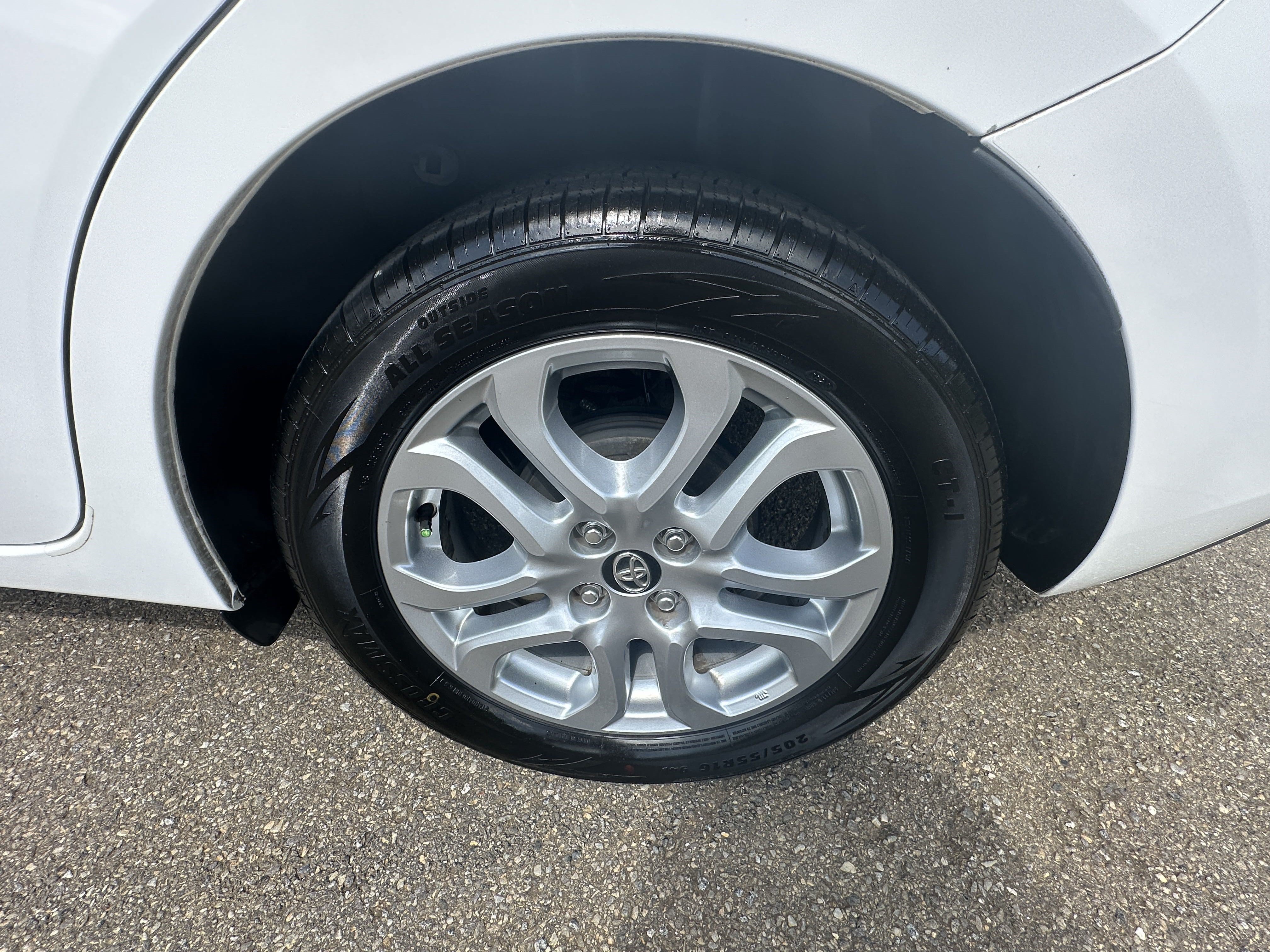 Used 2018 Toyota Yaris iA FWD image 19