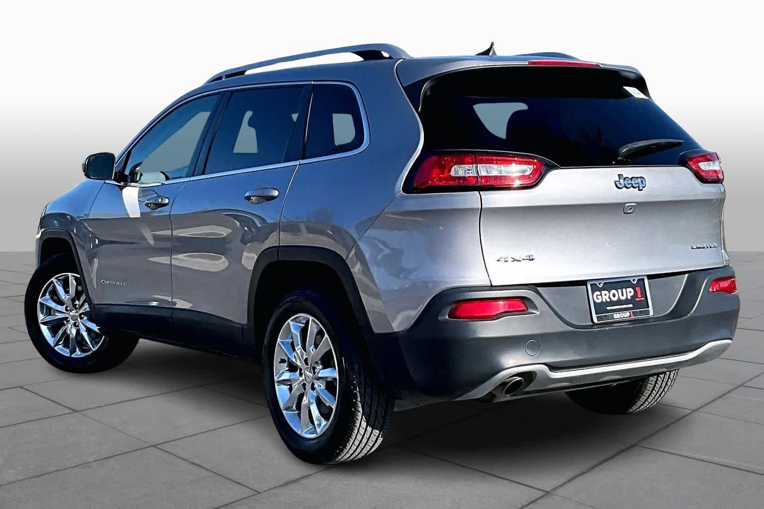 Used 2017 Jeep Cherokee Limited image 12
