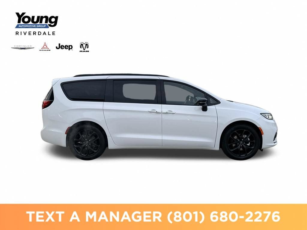 New 2026 Chrysler Pacifica Limited w/ S Appearance Package FWD image 6
