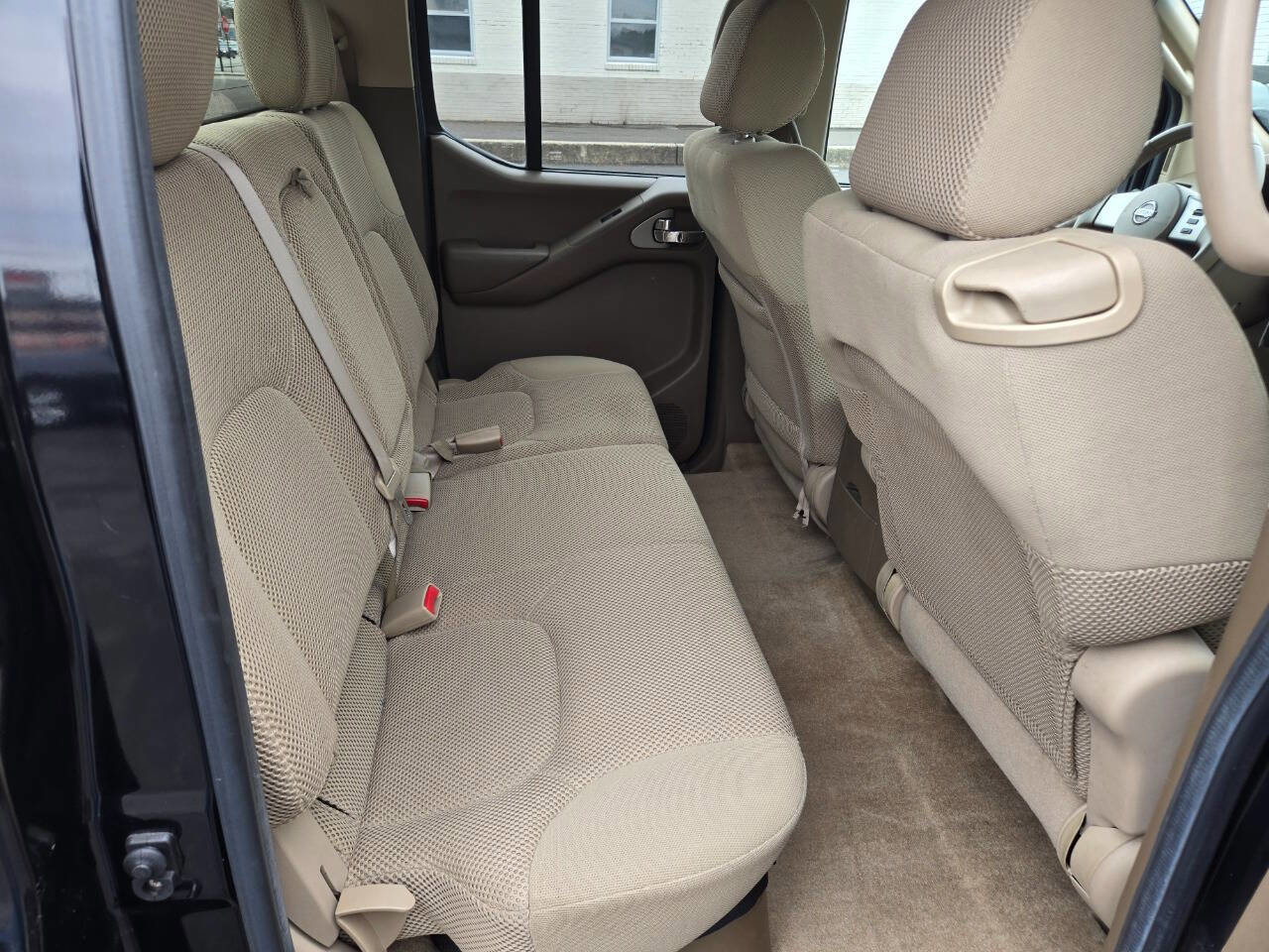 Used 2005 Nissan Frontier LE w/ (J01) Sunroof Pkg image 23