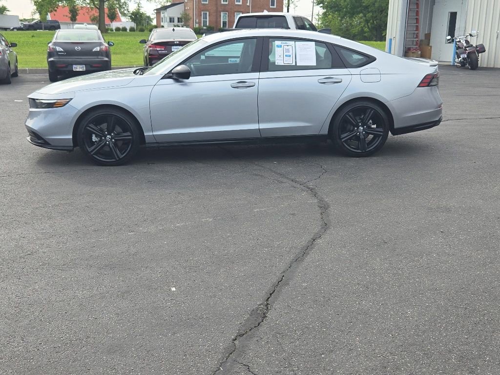 Used 2025 Honda Accord Sport image 4
