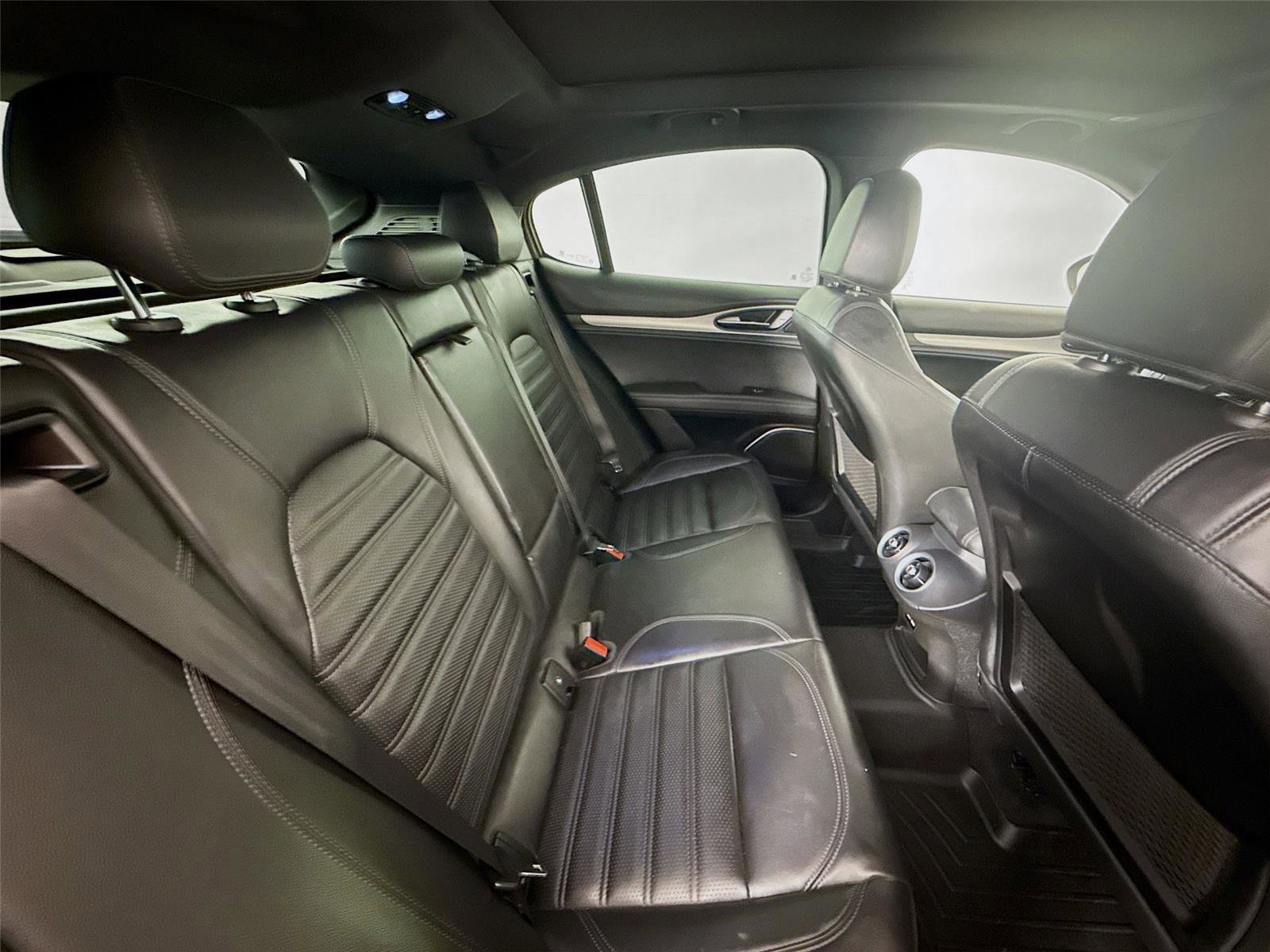 Used 2019 Alfa Romeo Stelvio Ti Sport w/ Quick Order Package 22S Sport AWD/4WD image 24