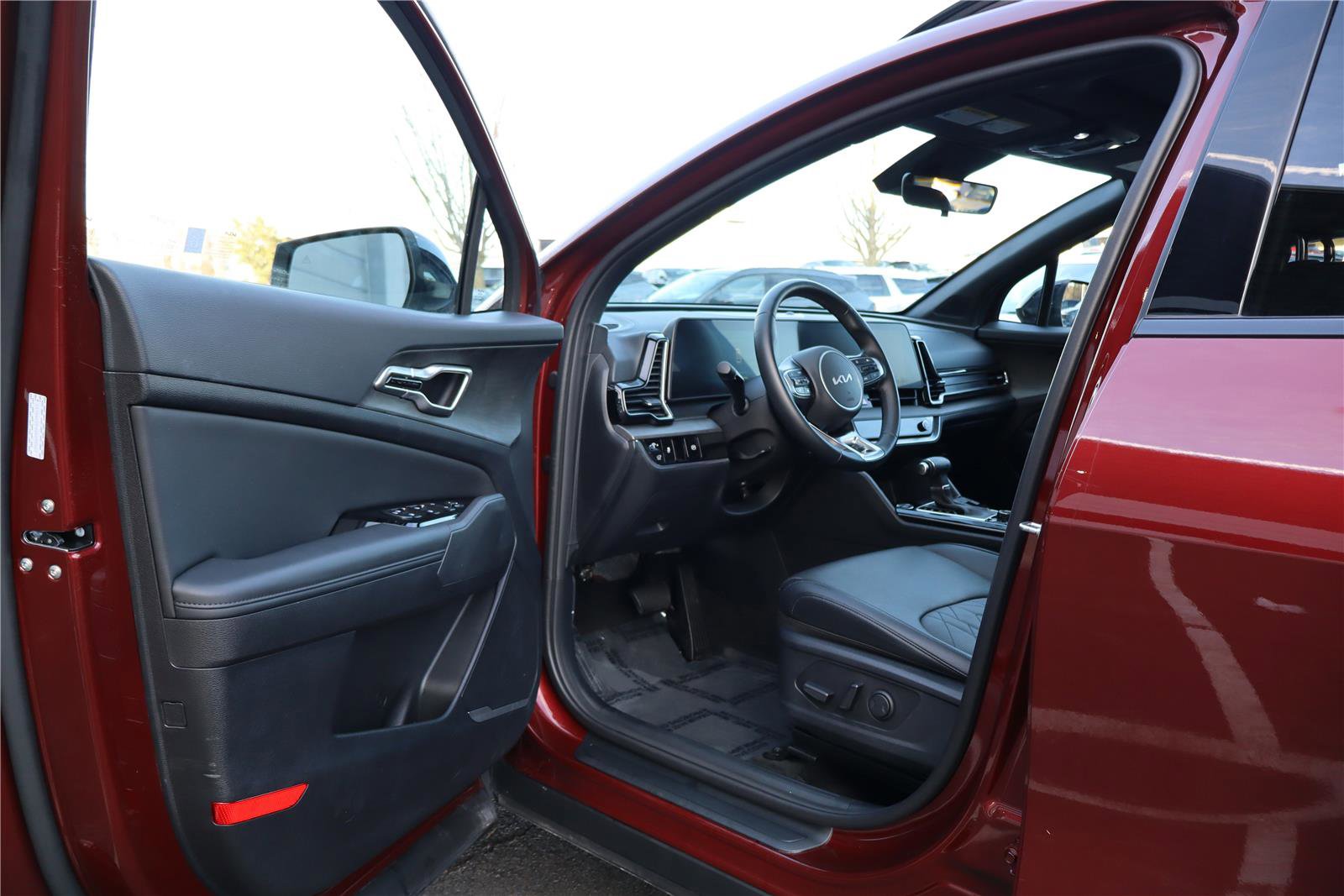 Certified 2025 Kia Sportage X-Line w/ Premium Package image 12