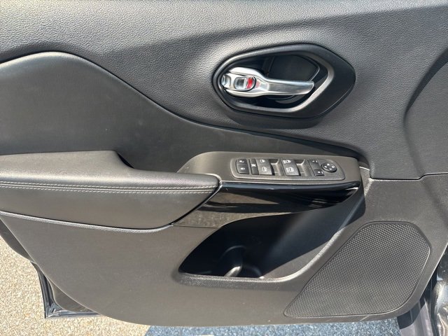 Used 2023 Jeep Cherokee Altitude Lux image 10