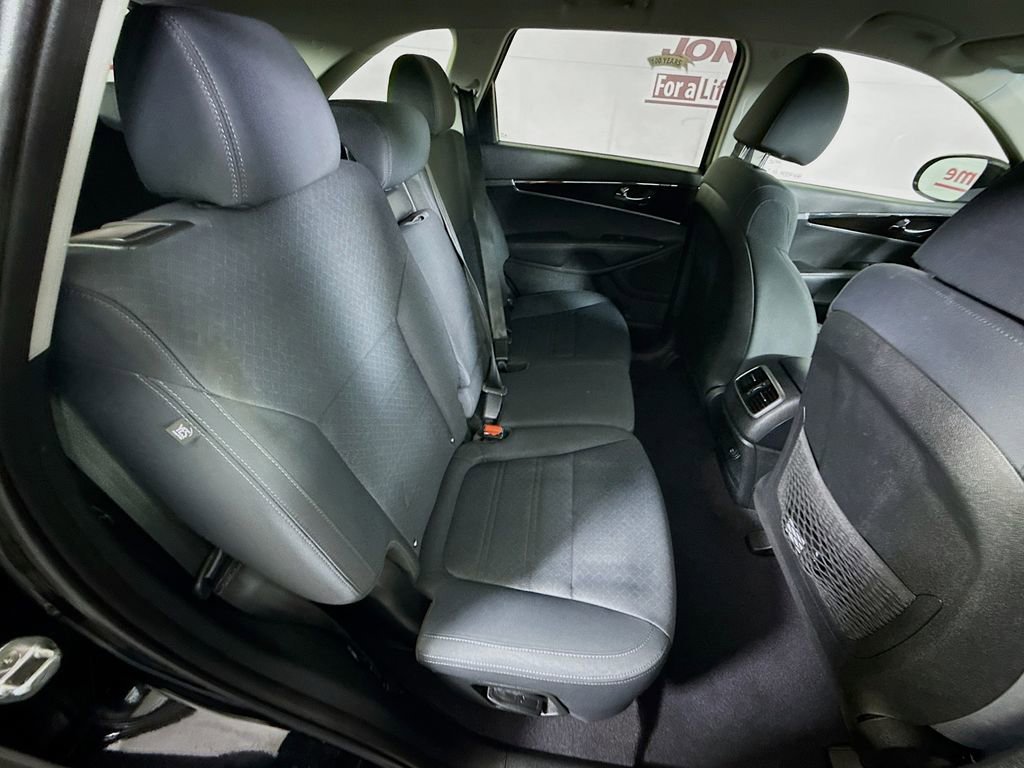 Used 2019 Kia Sorento L image 28