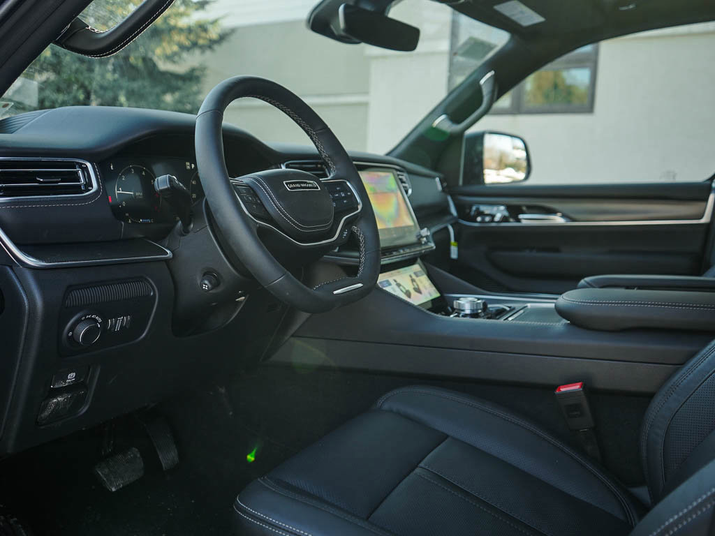 New 2026 Jeep Grand Wagoneer Summit image 18