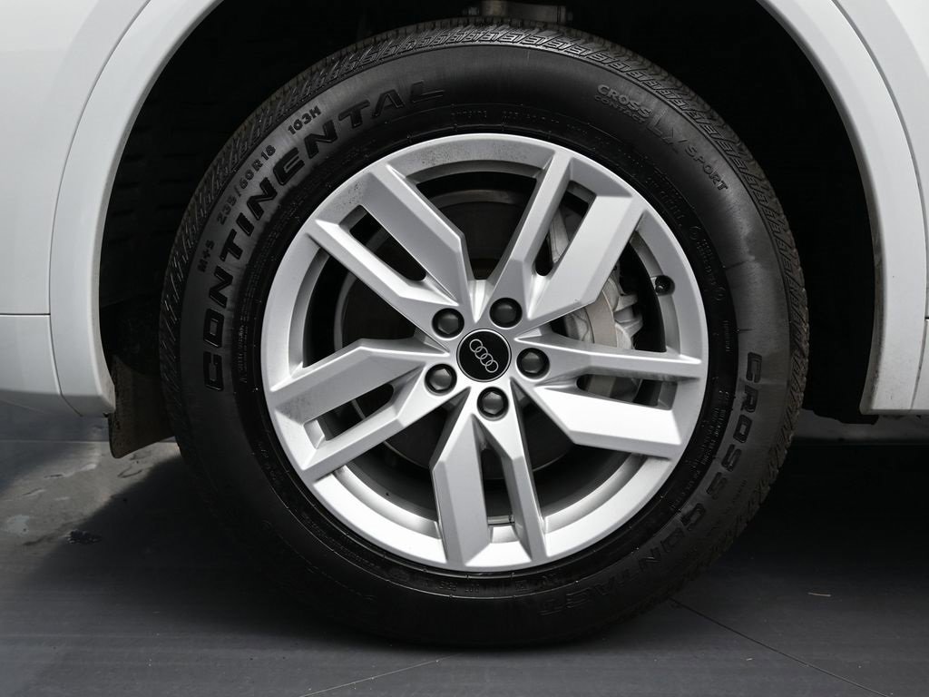 Used 2024 Audi Q5 2.0T Premium w/ Convenience Package image 10