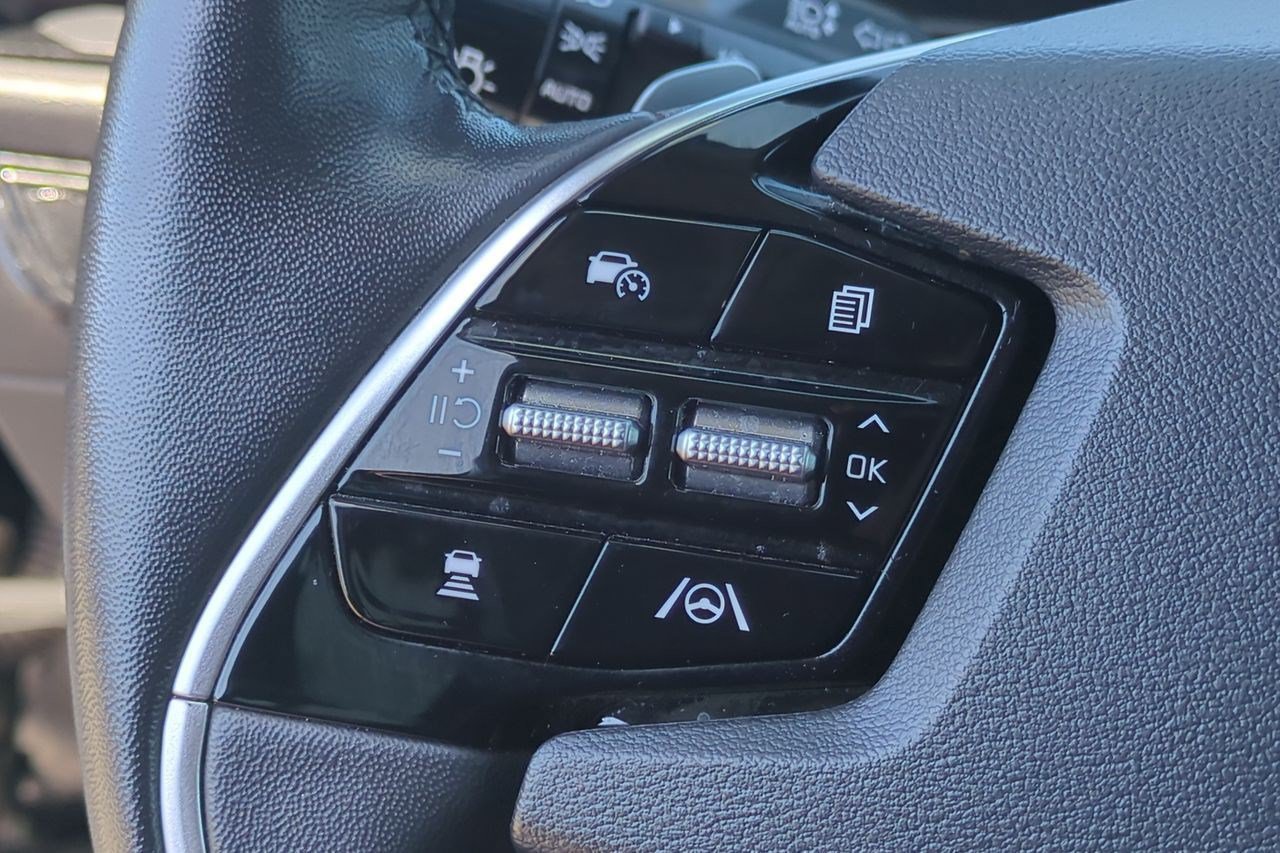 Certified 2023 Kia Niro SX Touring FWD image 12