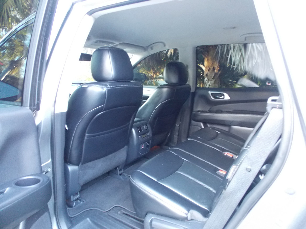 Used 2018 Nissan Pathfinder SL w/ Midnight Edition Package image 17