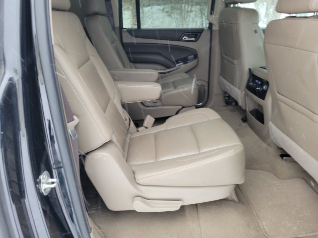 Used 2020 Chevrolet Suburban LT w/ Luxury Package image 28