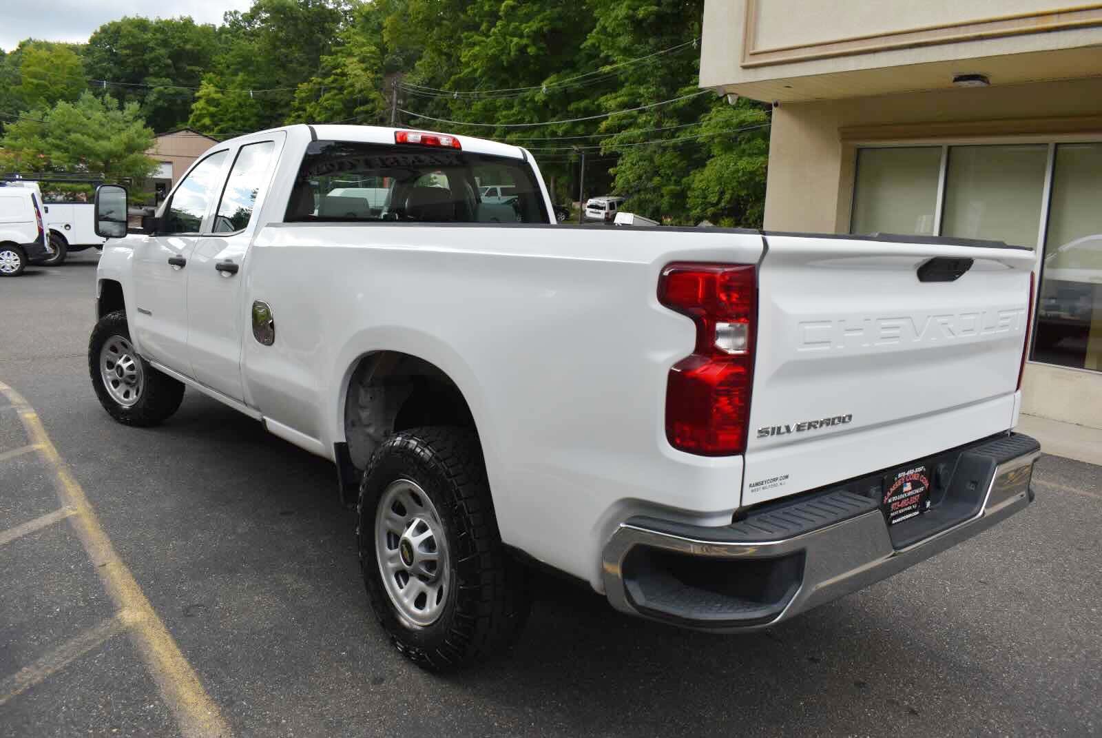 Used 2018 Chevrolet Silverado 3500 W/T RWD image 6