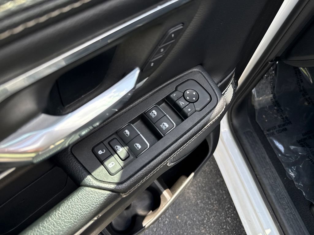 Used 2025 RAM 1500 Laramie AWD/4WD image 26